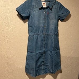 Levi’s dress never worn size 10/12.